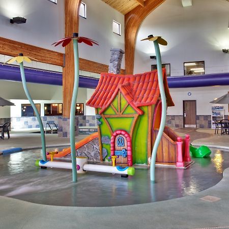 Best Western Watertown Inn & Suites Extérieur photo