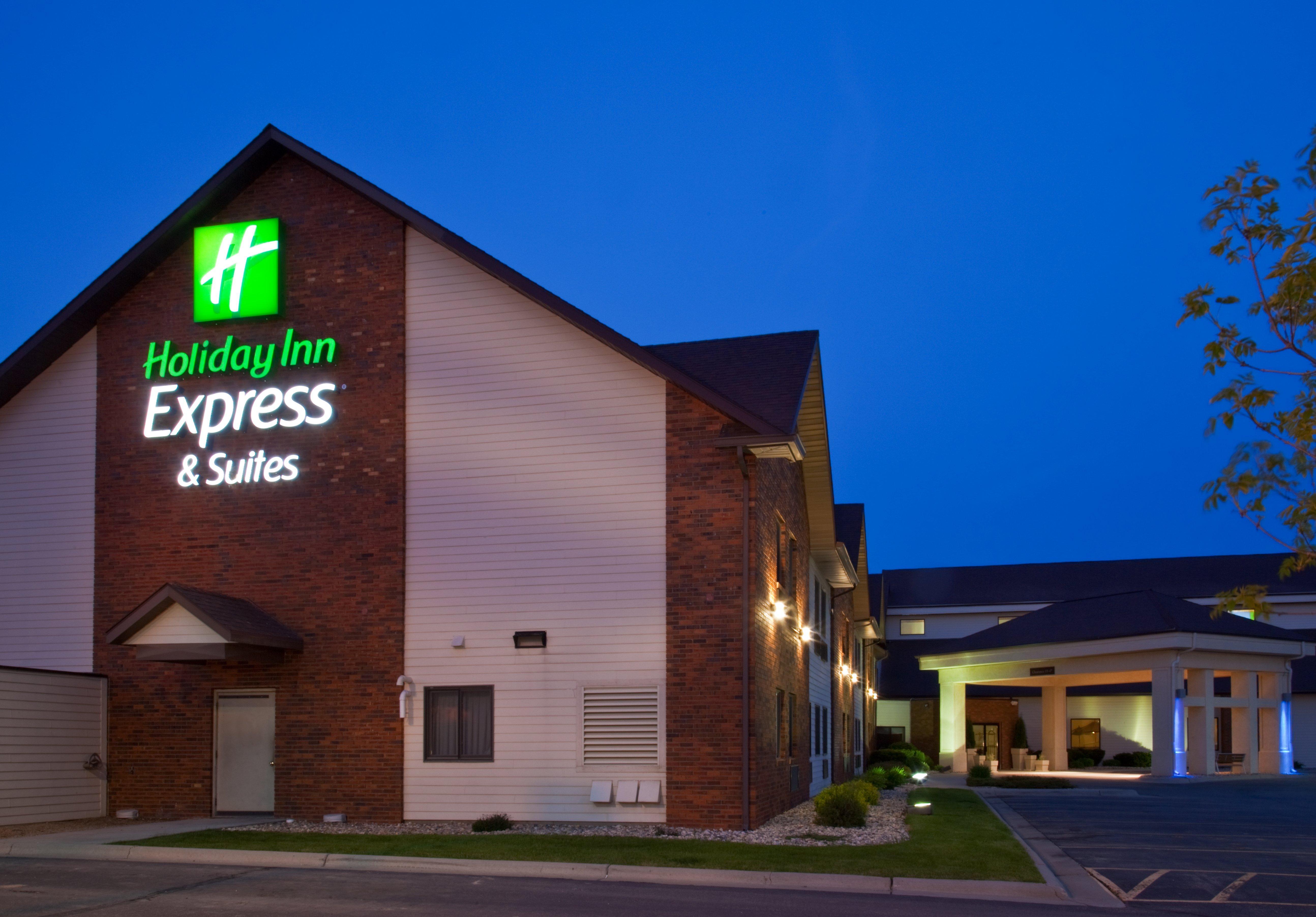 Best Western Watertown Inn & Suites Extérieur photo