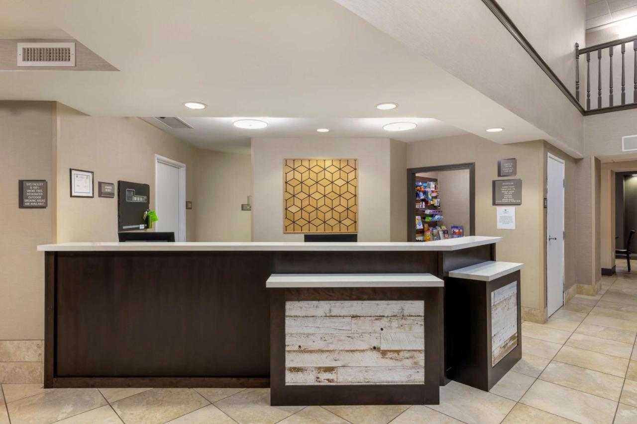 Best Western Watertown Inn & Suites Extérieur photo