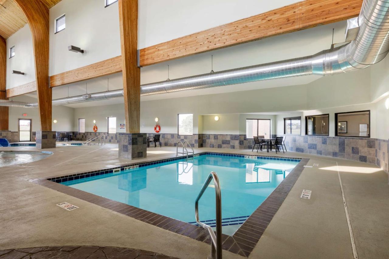 Best Western Watertown Inn & Suites Extérieur photo