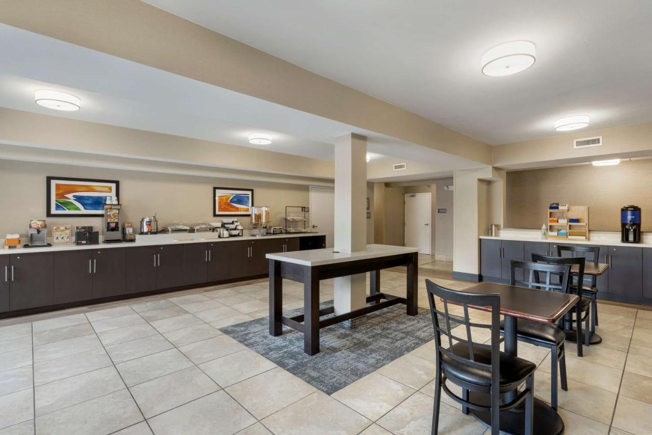 Best Western Watertown Inn & Suites Extérieur photo