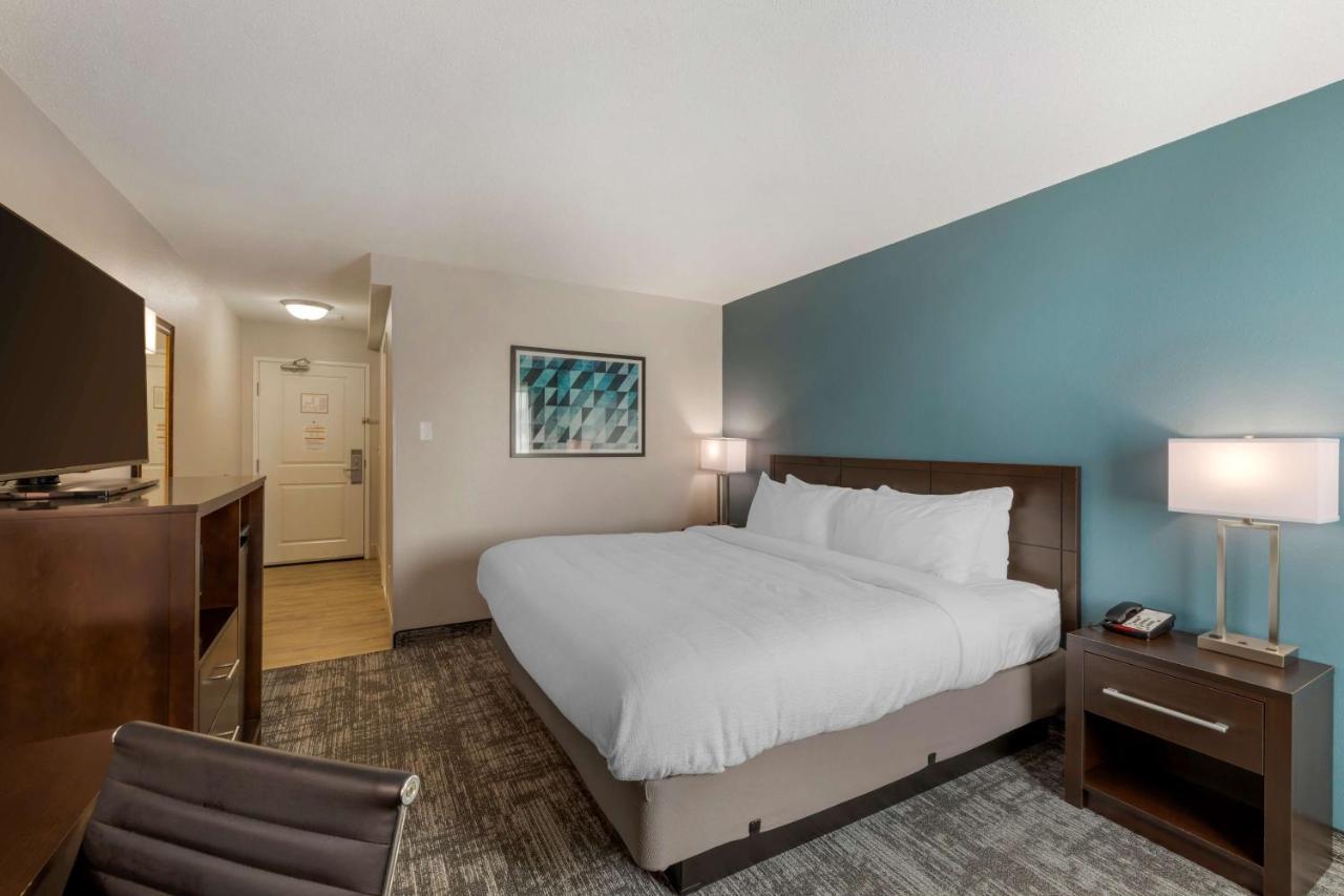 Best Western Watertown Inn & Suites Extérieur photo