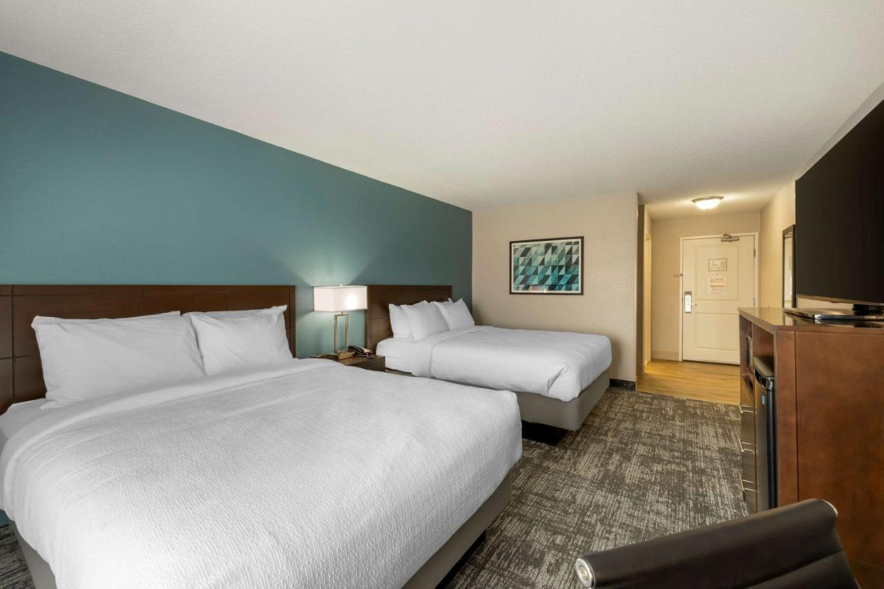 Best Western Watertown Inn & Suites Extérieur photo