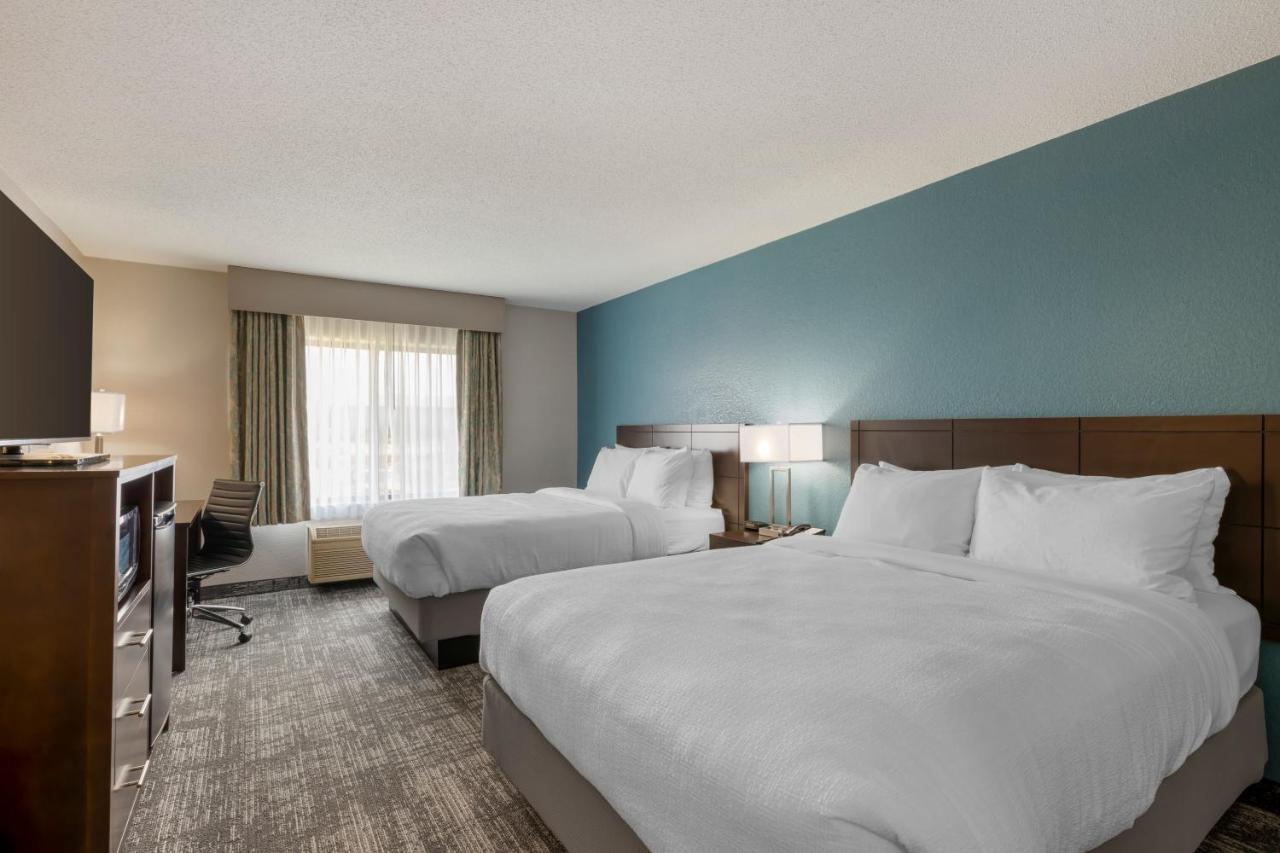Best Western Watertown Inn & Suites Extérieur photo
