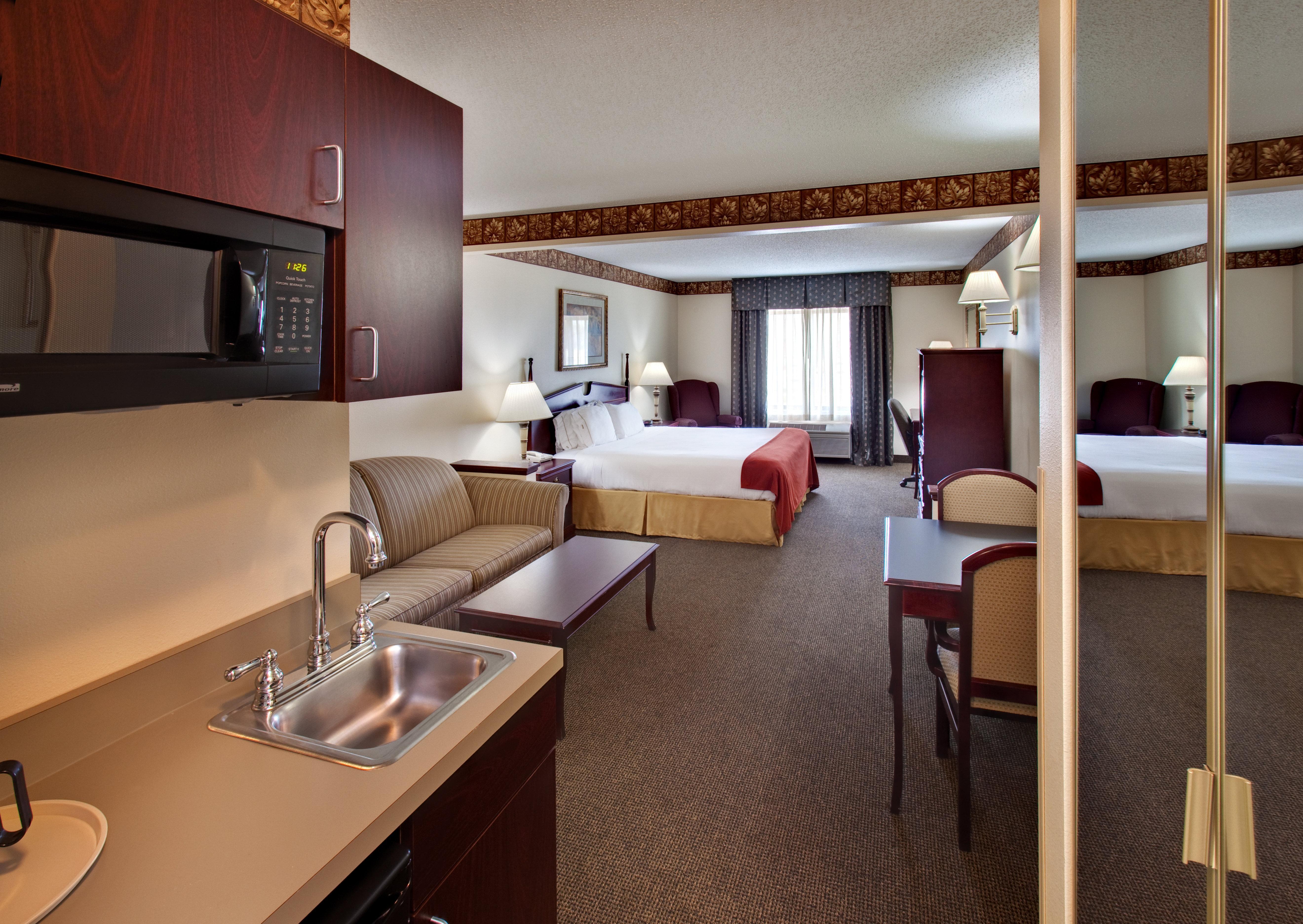 Best Western Watertown Inn & Suites Extérieur photo