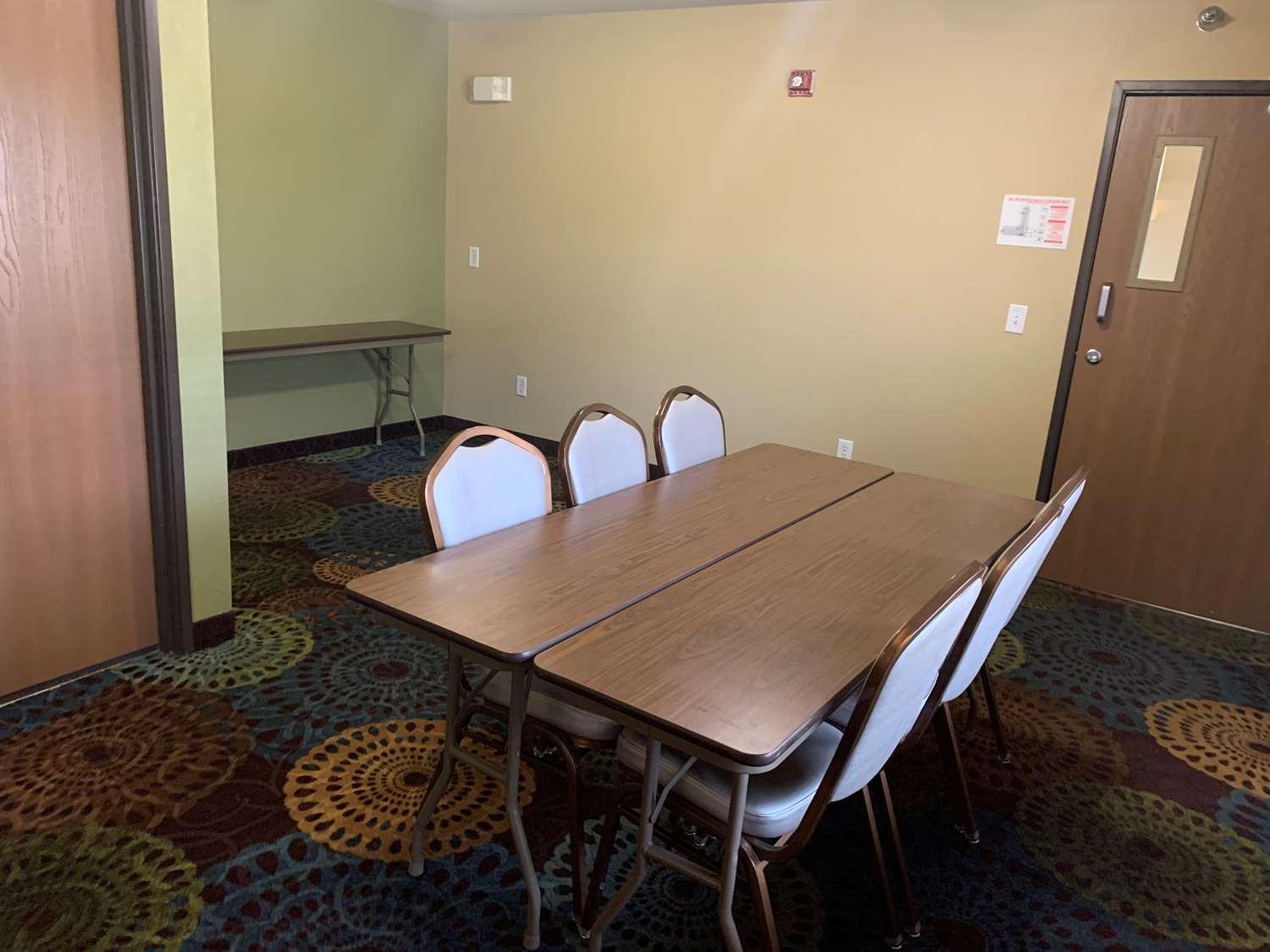 Best Western Watertown Inn & Suites Extérieur photo