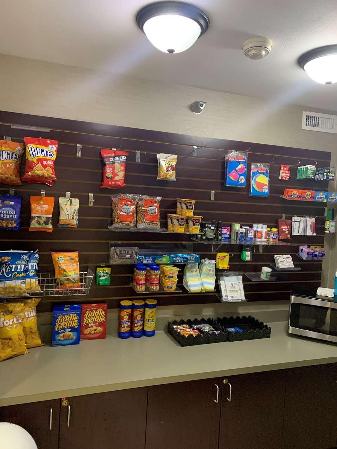 Best Western Watertown Inn & Suites Extérieur photo