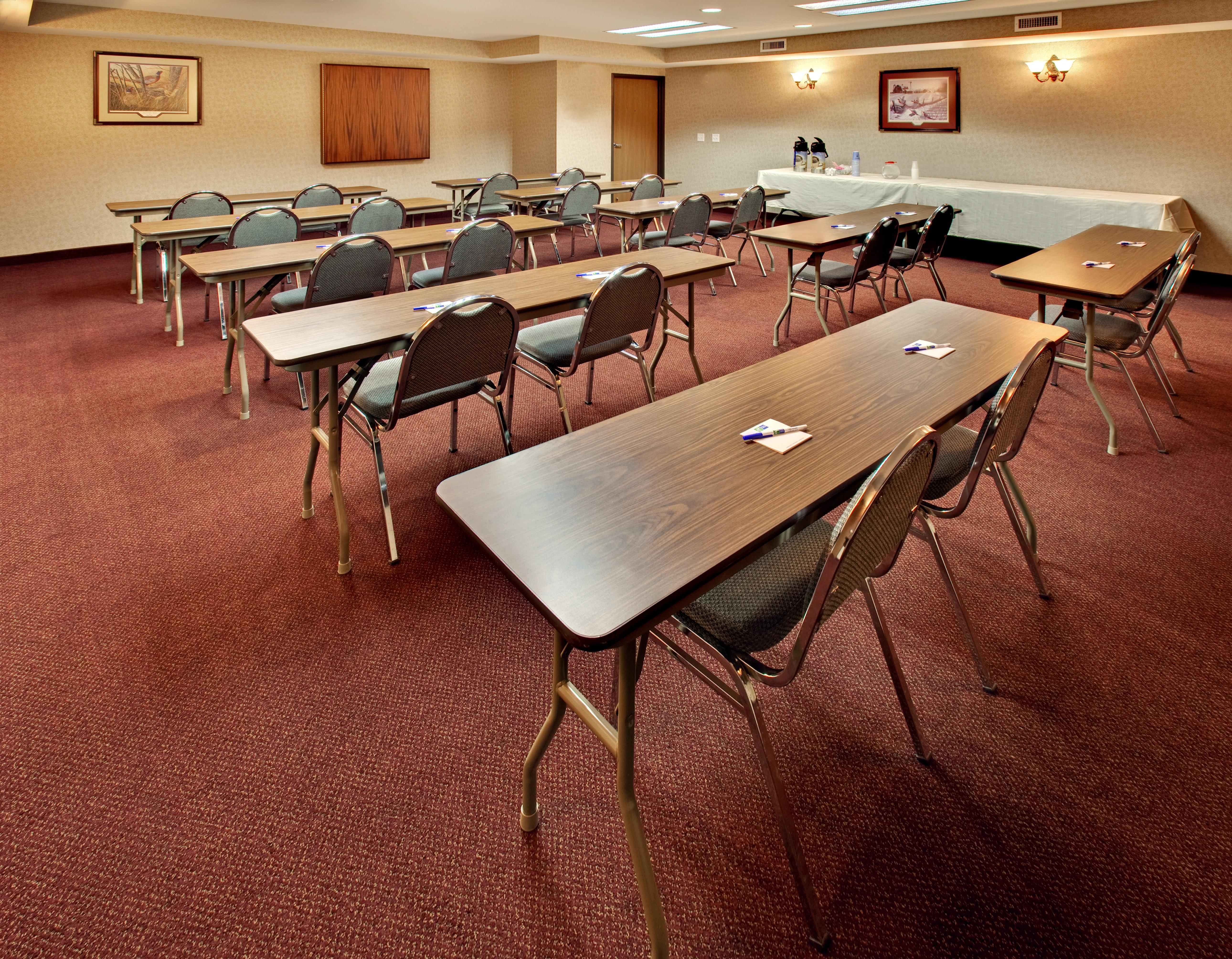 Best Western Watertown Inn & Suites Extérieur photo